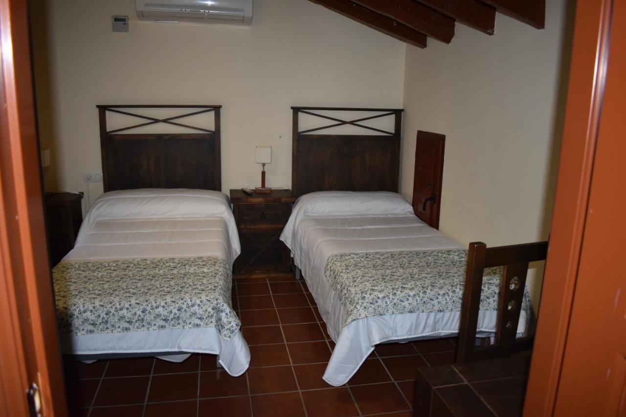 Hotel Rural El Refugio De Los Templarios Cabeza del Buey Exterior photo